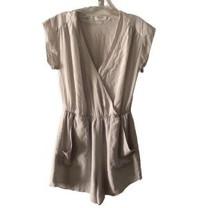 Babaton Aritzia Women’s S 100% Silk Light Taupe Romper Corbett